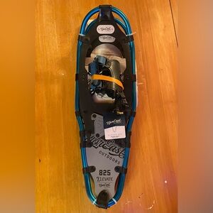 Blue NorEast Outdoors Unisex Snowshoes (supports up to 200 lbs) NWT
